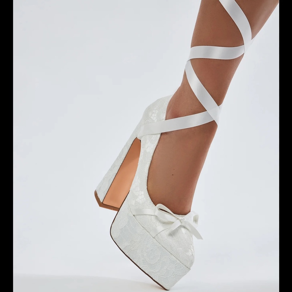 “You matter most” Elegant White Platform Lace Heels - Picture 2 of 11